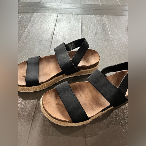 Madden Girl Cybell Platform Sandals size 9 - Picture 2 of 4